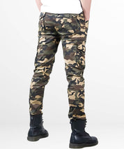 Stylish wear of men's slim fit camo pants for a modern urban look.