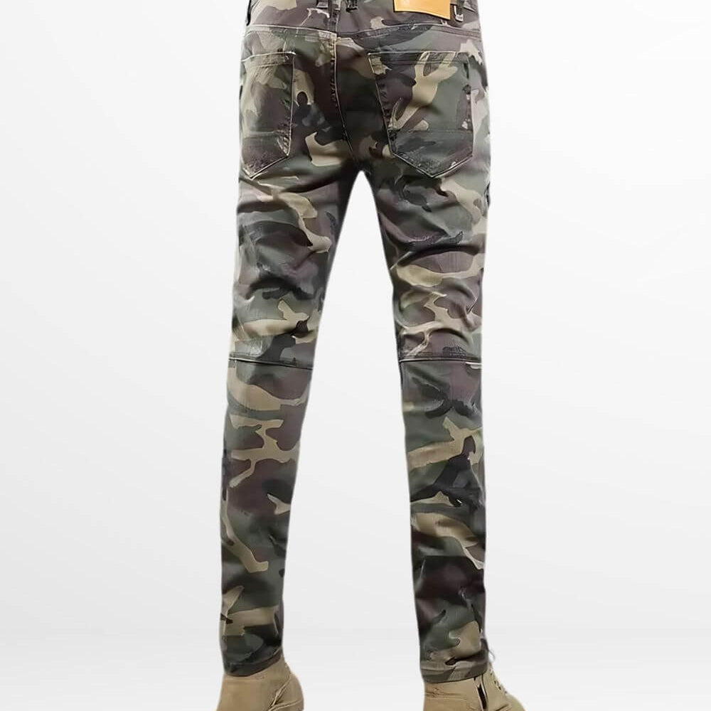 Urban slim-fit camo cargo pants featuring detailed pocket design.